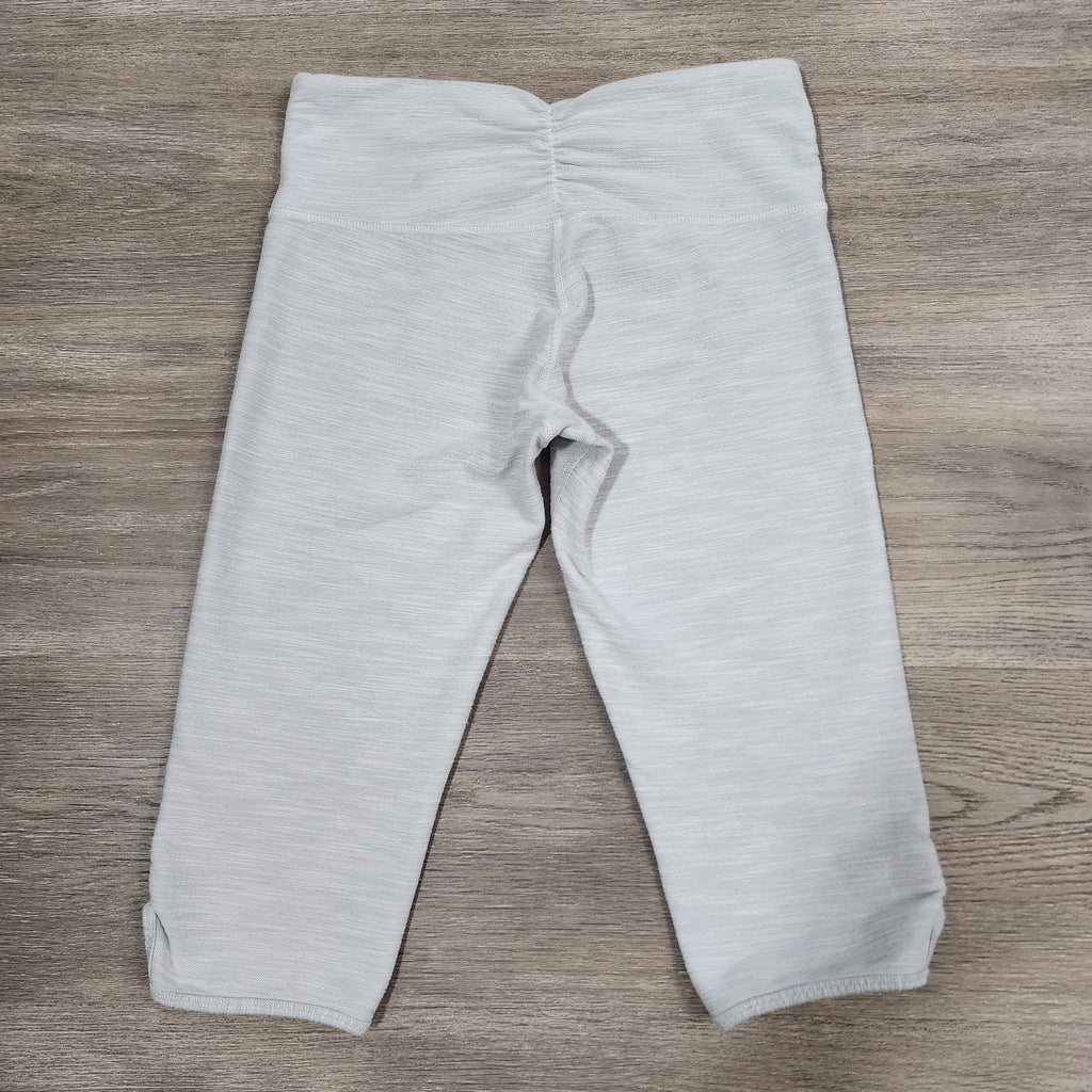 Lululemon Cropped  Leggings – Size M | Light Grey Button Hem
