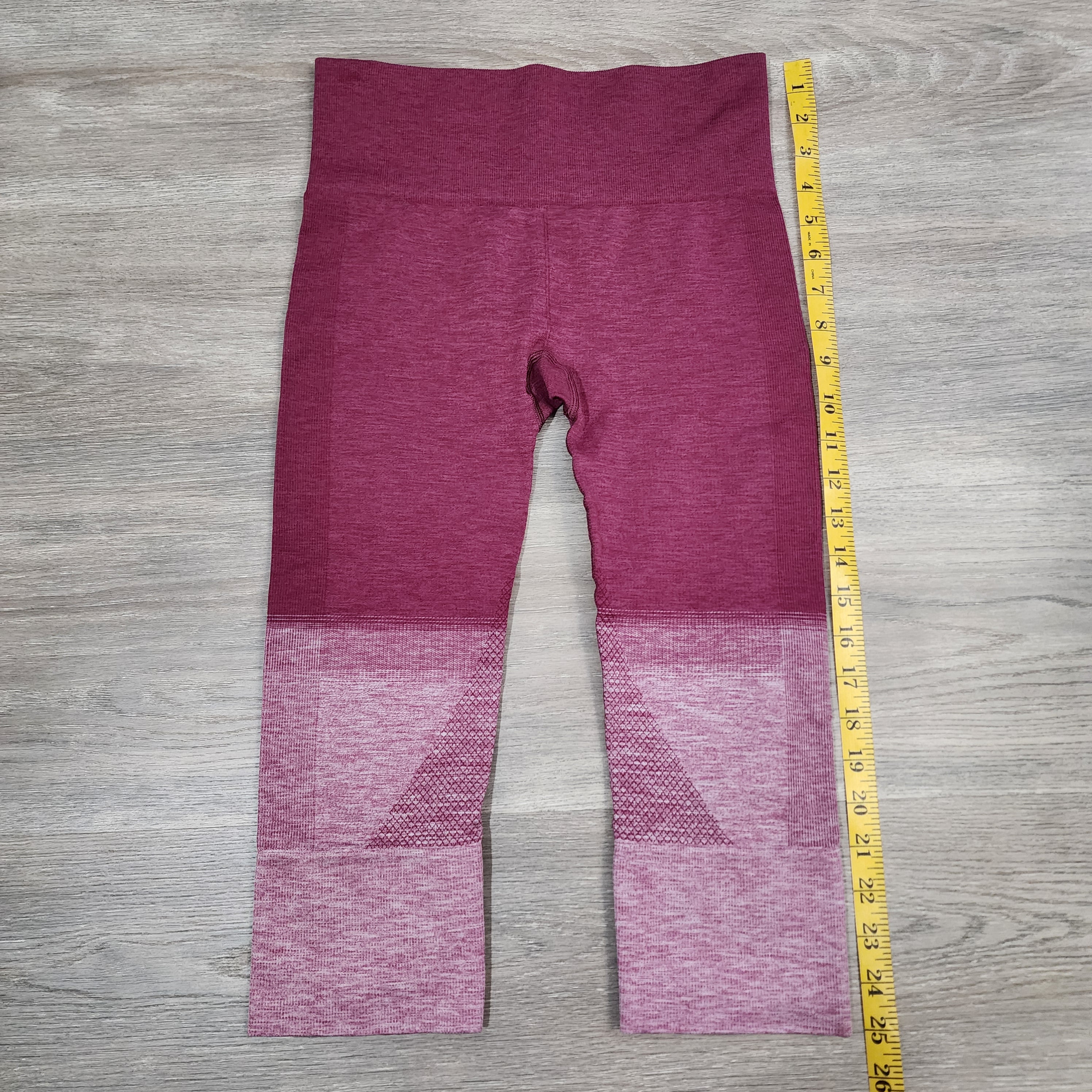 lululemon Berry Ombre Seamless Crop Leggings – Size 4