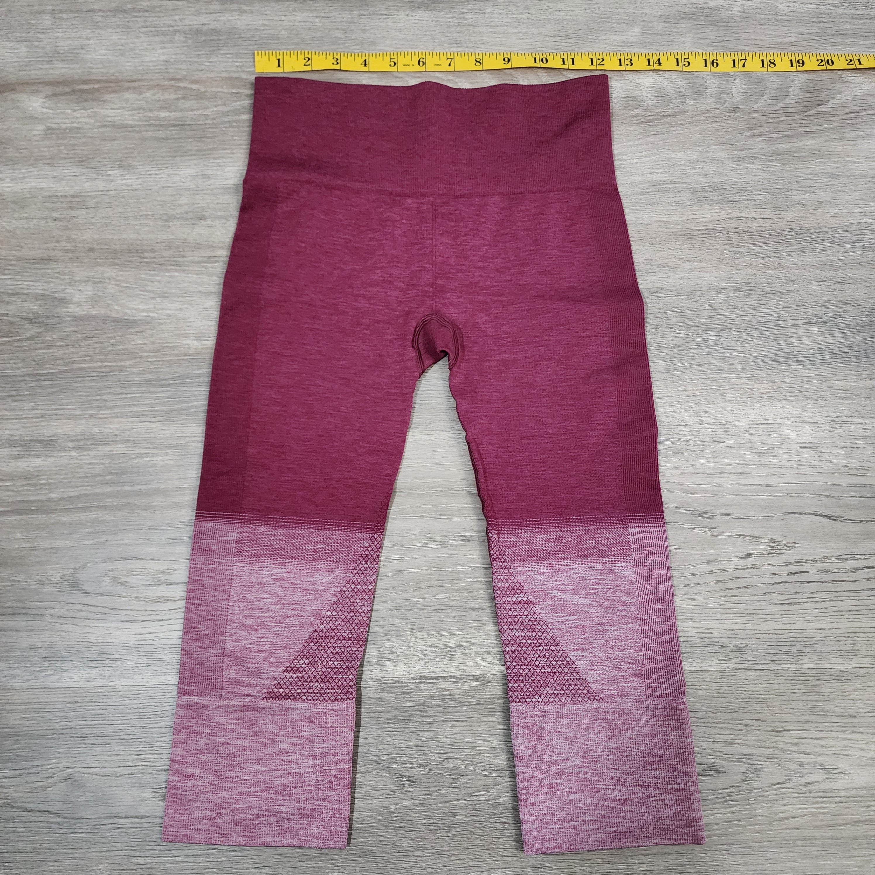lululemon Berry Ombre Seamless Crop Leggings – Size 4